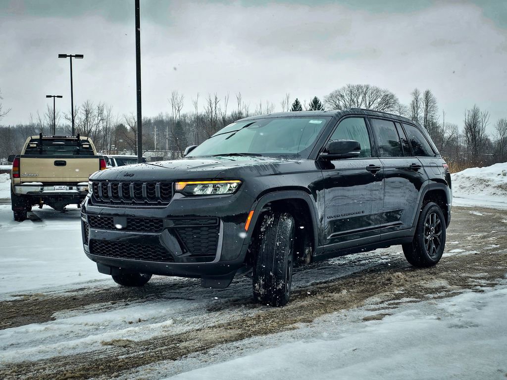 New 2026 Jeep Grand Cherokee Laredo image 7