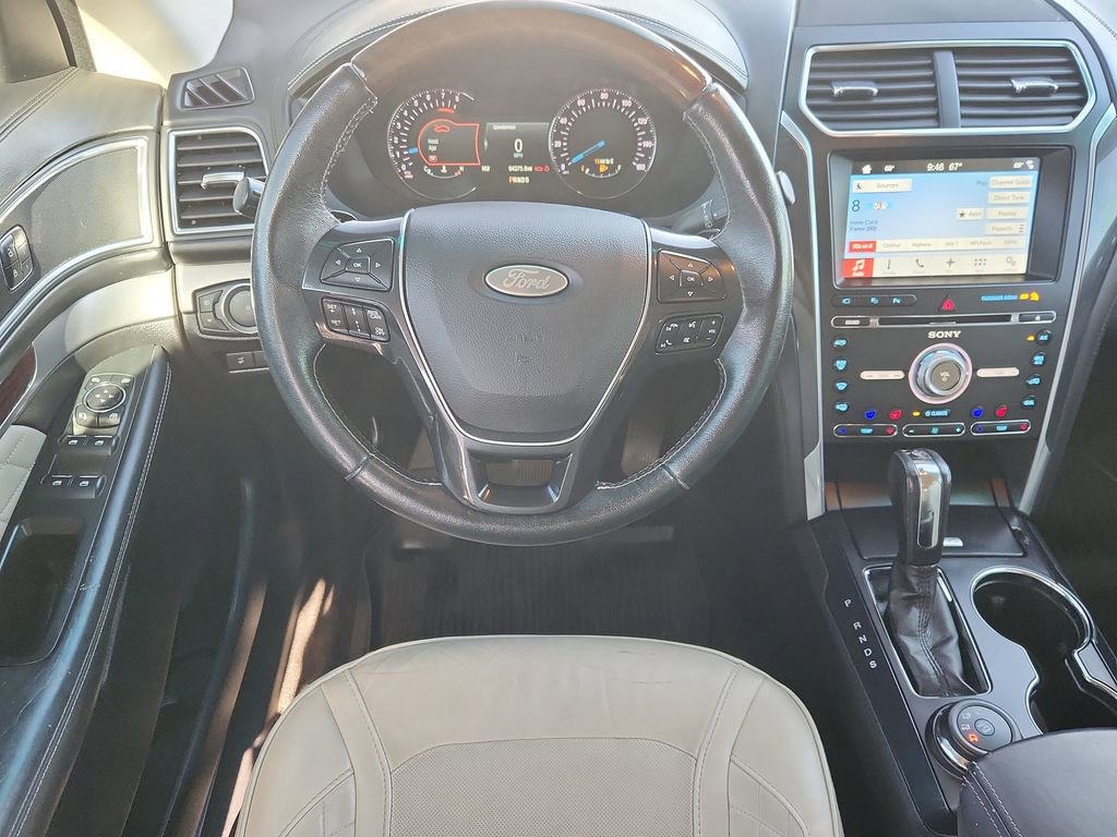 Used 2017 Ford Explorer Platinum image 11