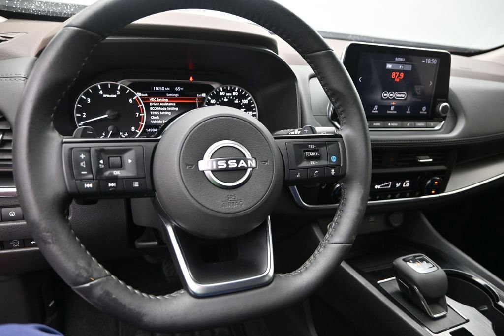 Used 2023 Nissan Rogue SV w/ SV Premium B Package FWD image 19