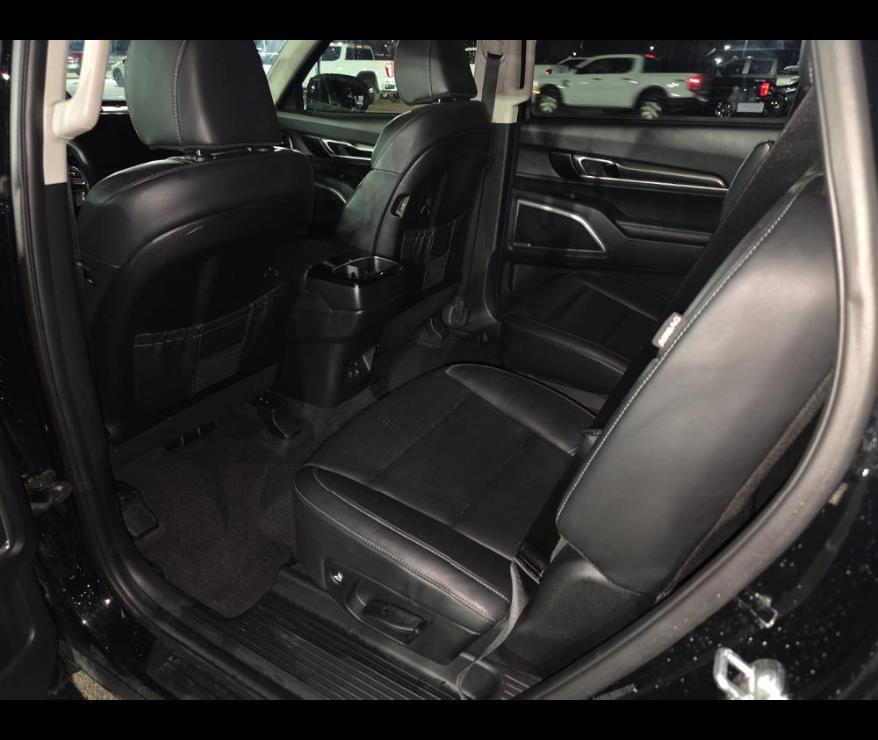 Used 2025 Kia Telluride S FWD image 7