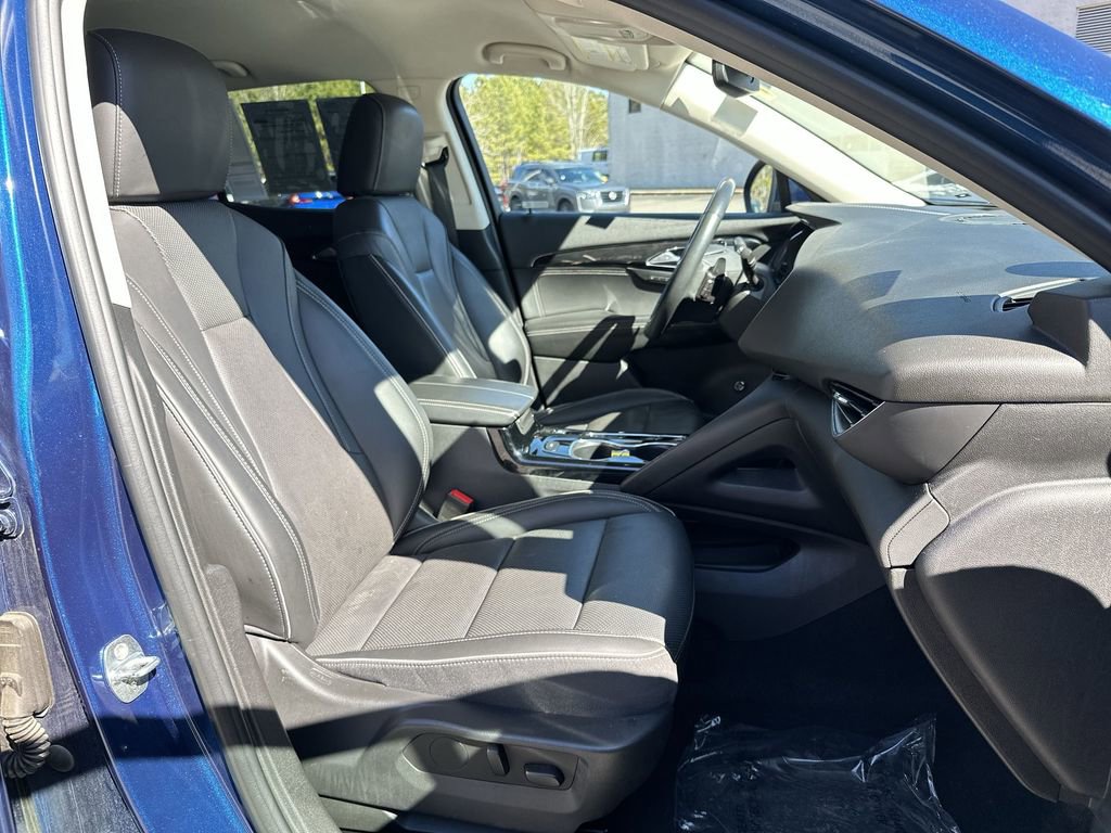 Used 2023 Buick Envision Essence image 24