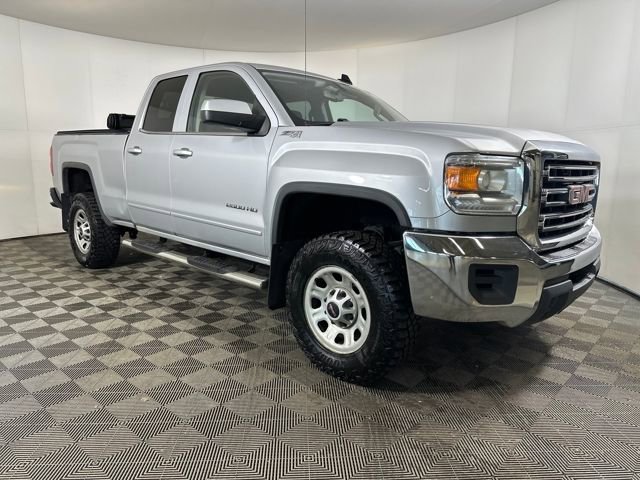Used 2018 GMC Sierra 2500 SLE image 2