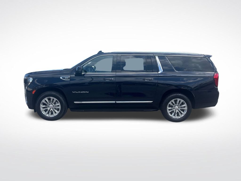 Used 2023 GMC Yukon XL SLT w/ SLT Premium Package AWD/4WD image 2