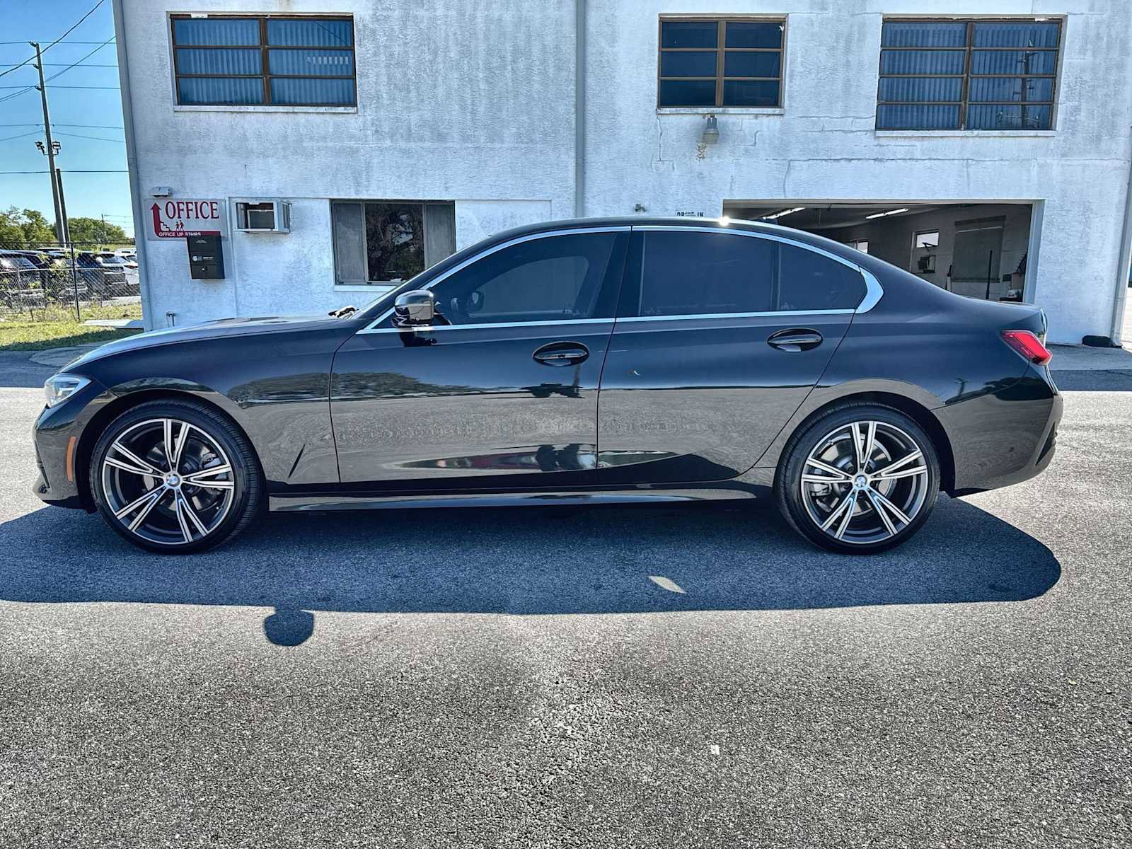 Used 2020 BMW 330i xDrive Sedan image 3