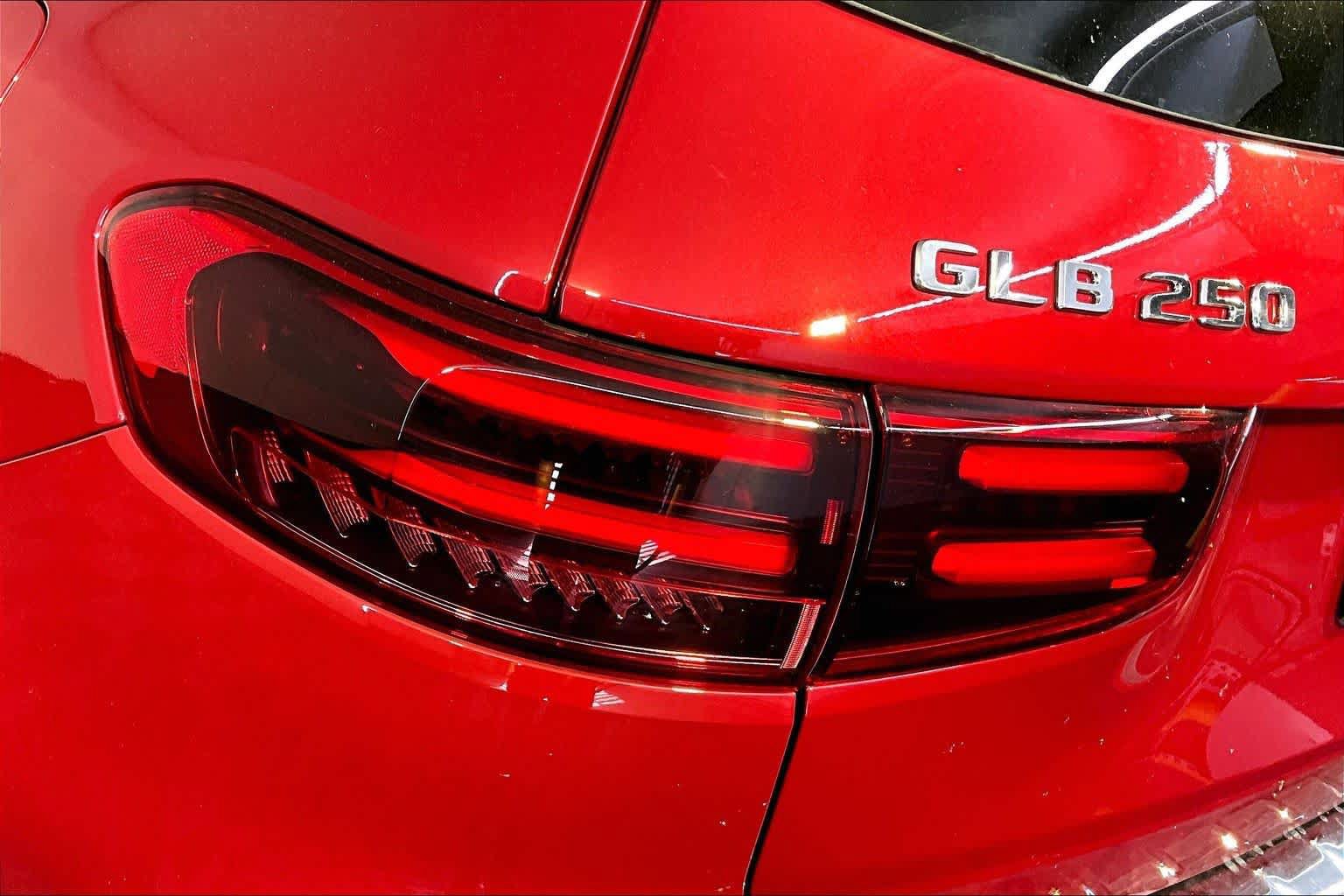 New 2026 Mercedes-Benz GLB 250 4MATIC image 5