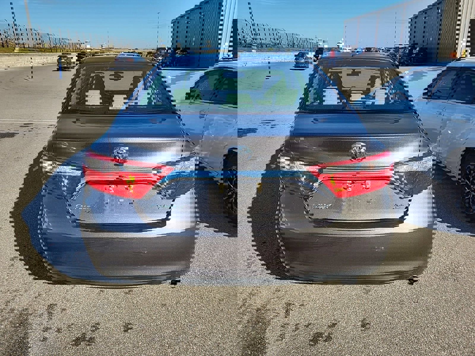 Used 2016 Toyota Camry XLE image 4