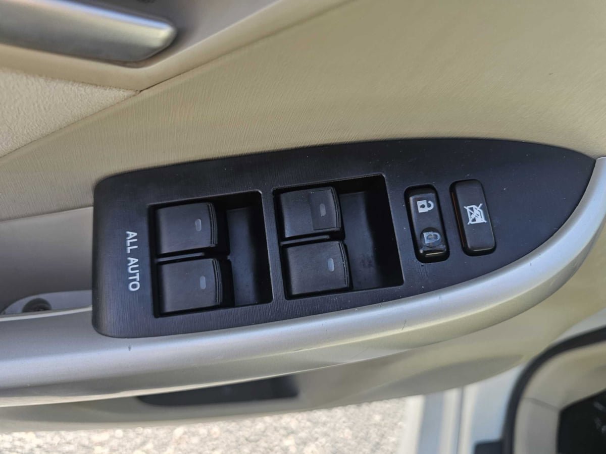 Used 2015 Toyota Prius Two FWD image 12