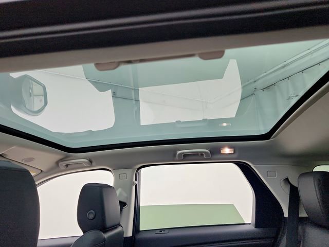 Used 2025 Land Rover Discovery Sport S image 20