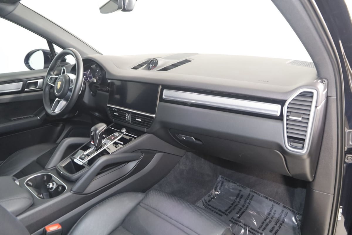Used 2022 Porsche Cayenne Platinum Edition w/ Premium Package Plus AWD/4WD image 50