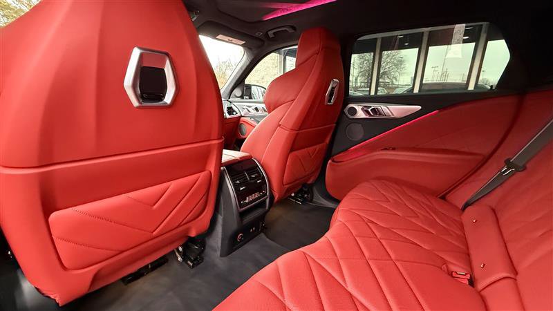 Used 2024 BMW XM image 23
