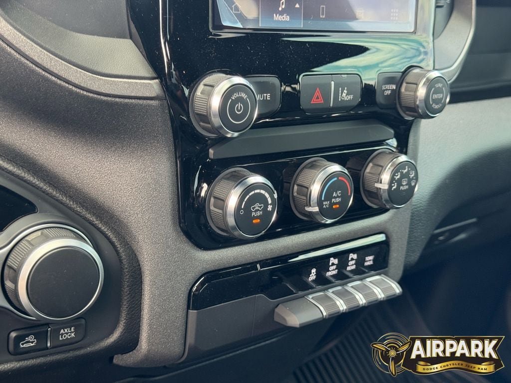 New 2026 RAM 1500 Tradesman AWD/4WD image 18
