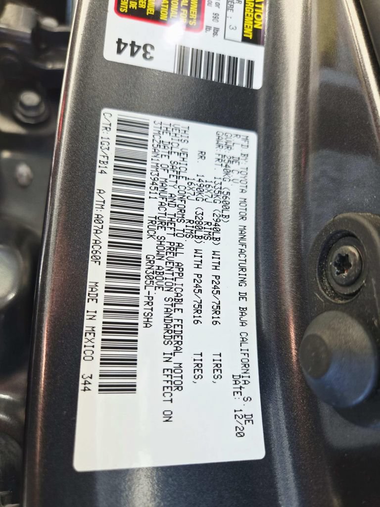 Used 2021 Toyota Tacoma SR AWD/4WD image 36
