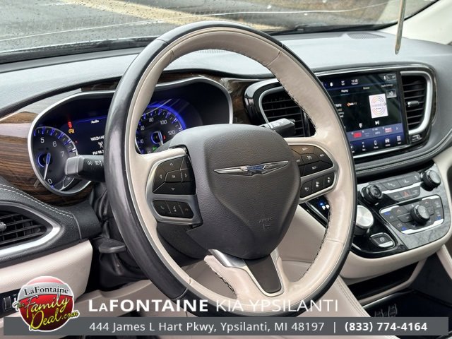 Used 2021 Chrysler Pacifica Limited image 13