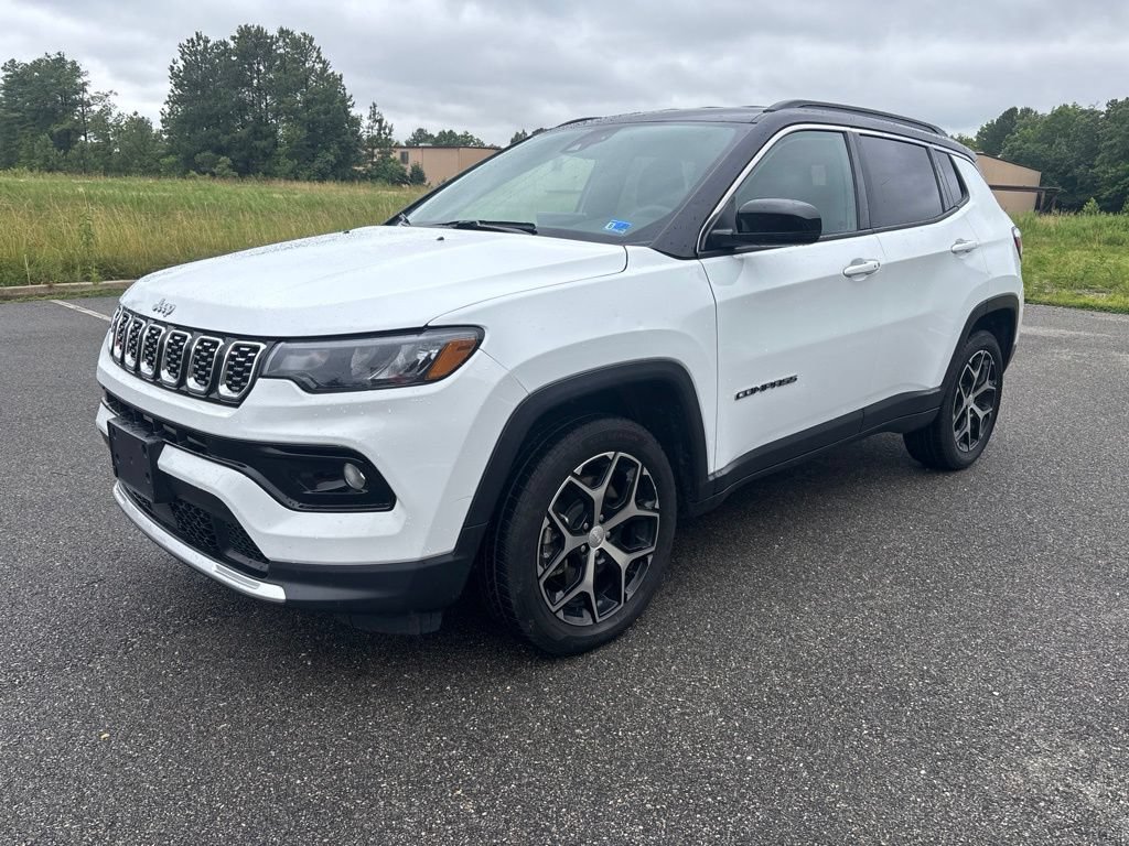 Used 2024 Jeep Compass Limited AWD/4WD image 3