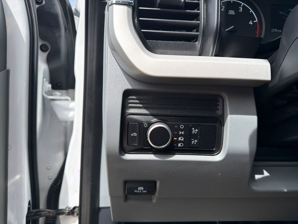 Used 2023 Ford F550 4x4 Regular Cab Super Duty image 12