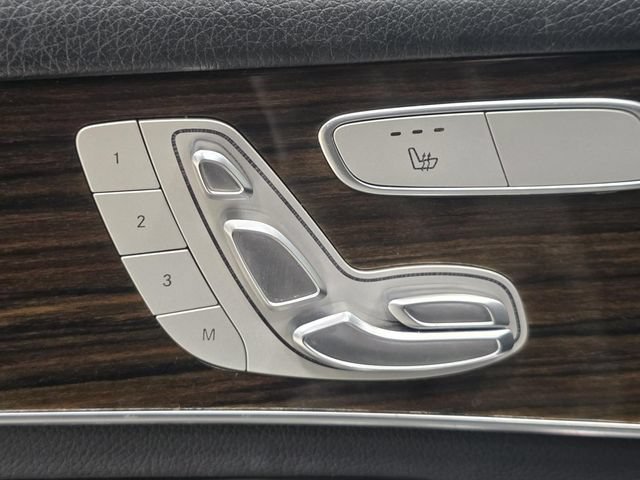 Used 2020 Mercedes-Benz GLC 300 image 17