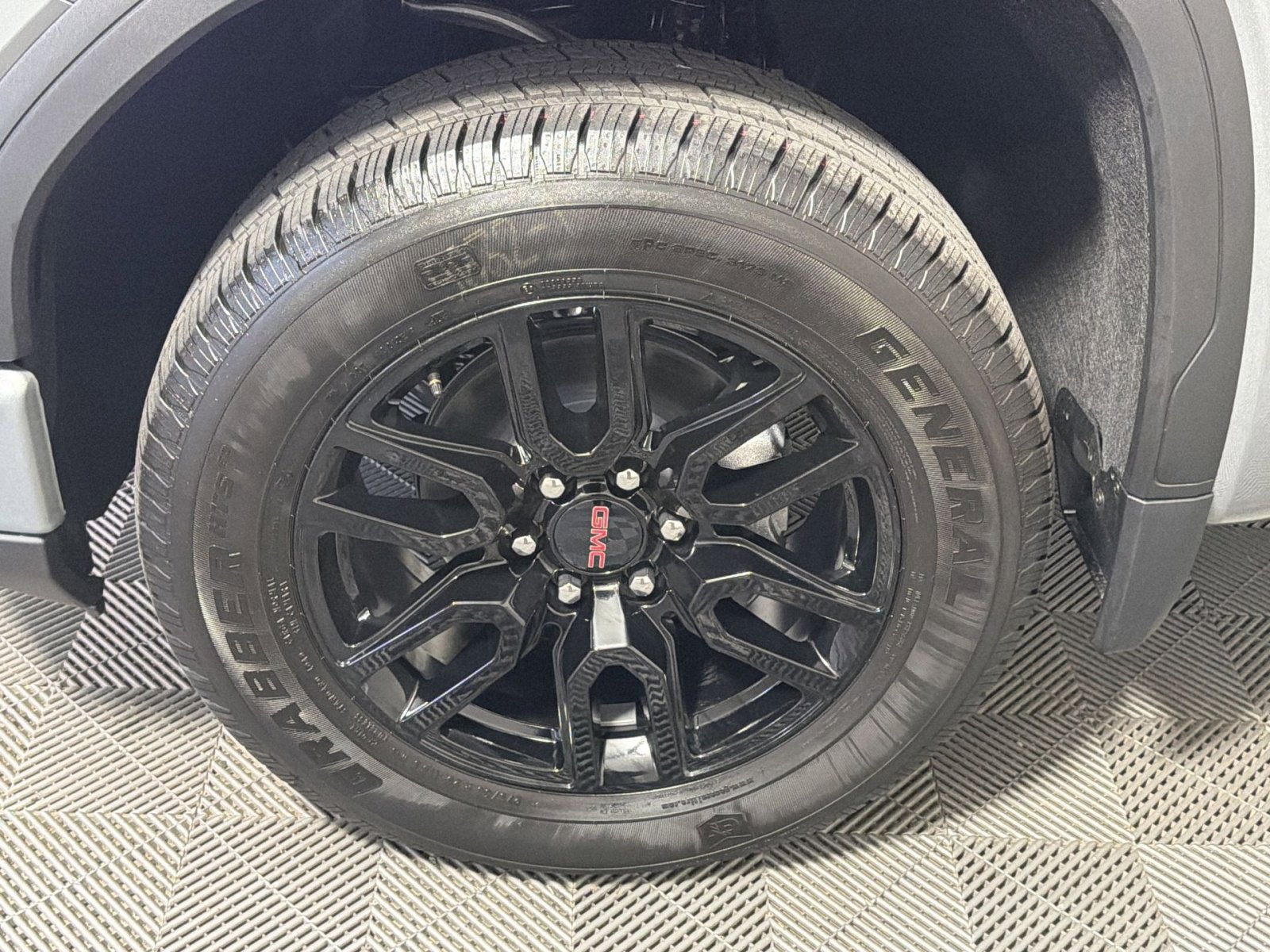 New 2026 GMC Sierra 1500 Elevation image 12