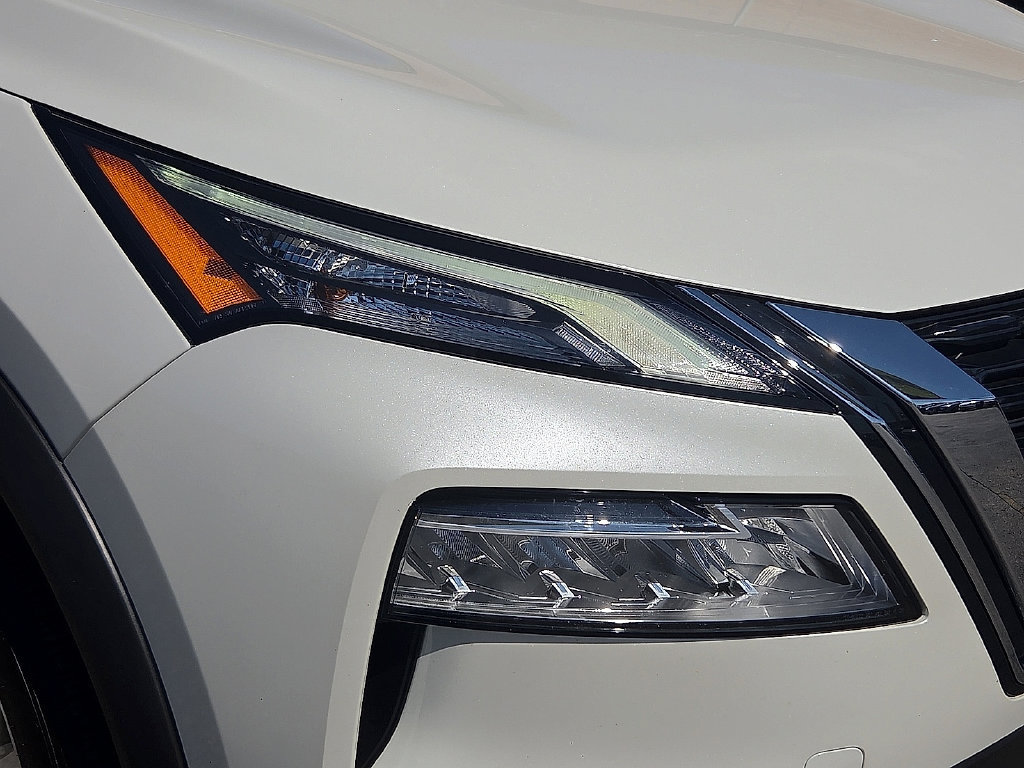 Used 2022 Nissan Rogue SV w/ SV Premium Package FWD image 7