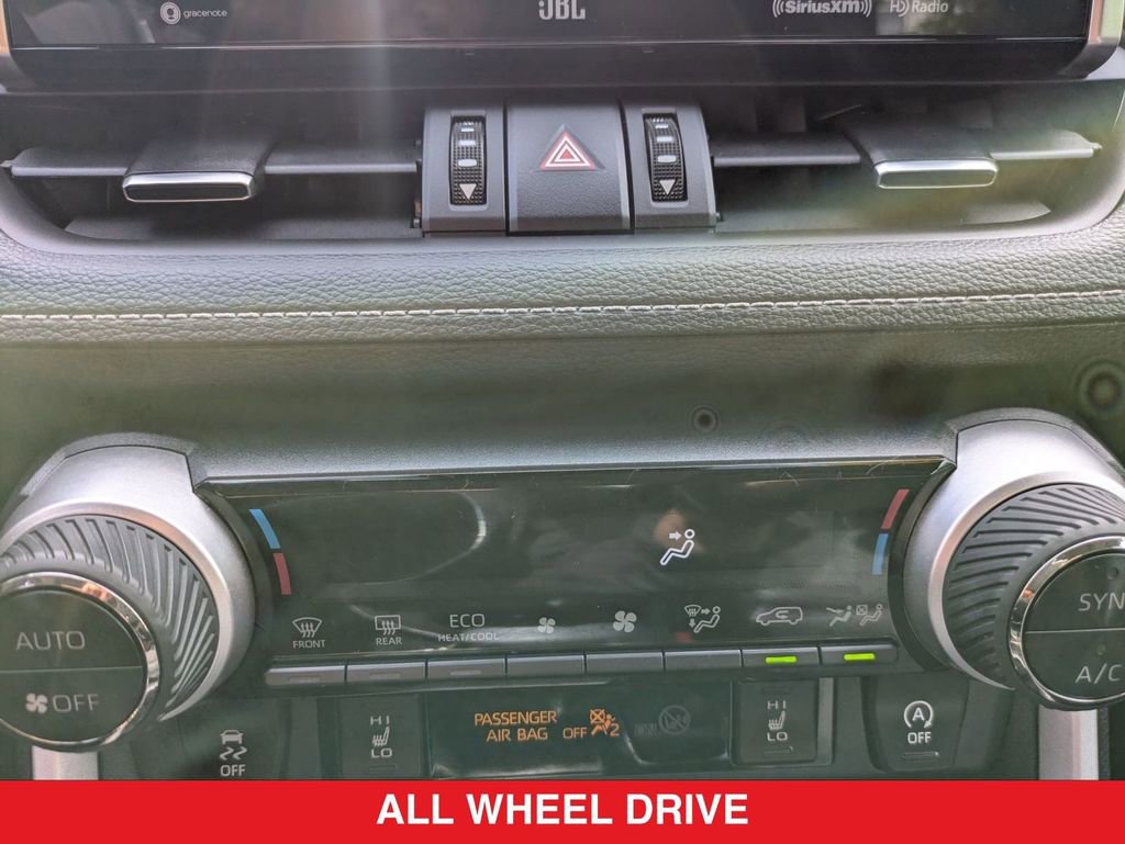 Used 2022 Toyota RAV4 XLE Premium image 32