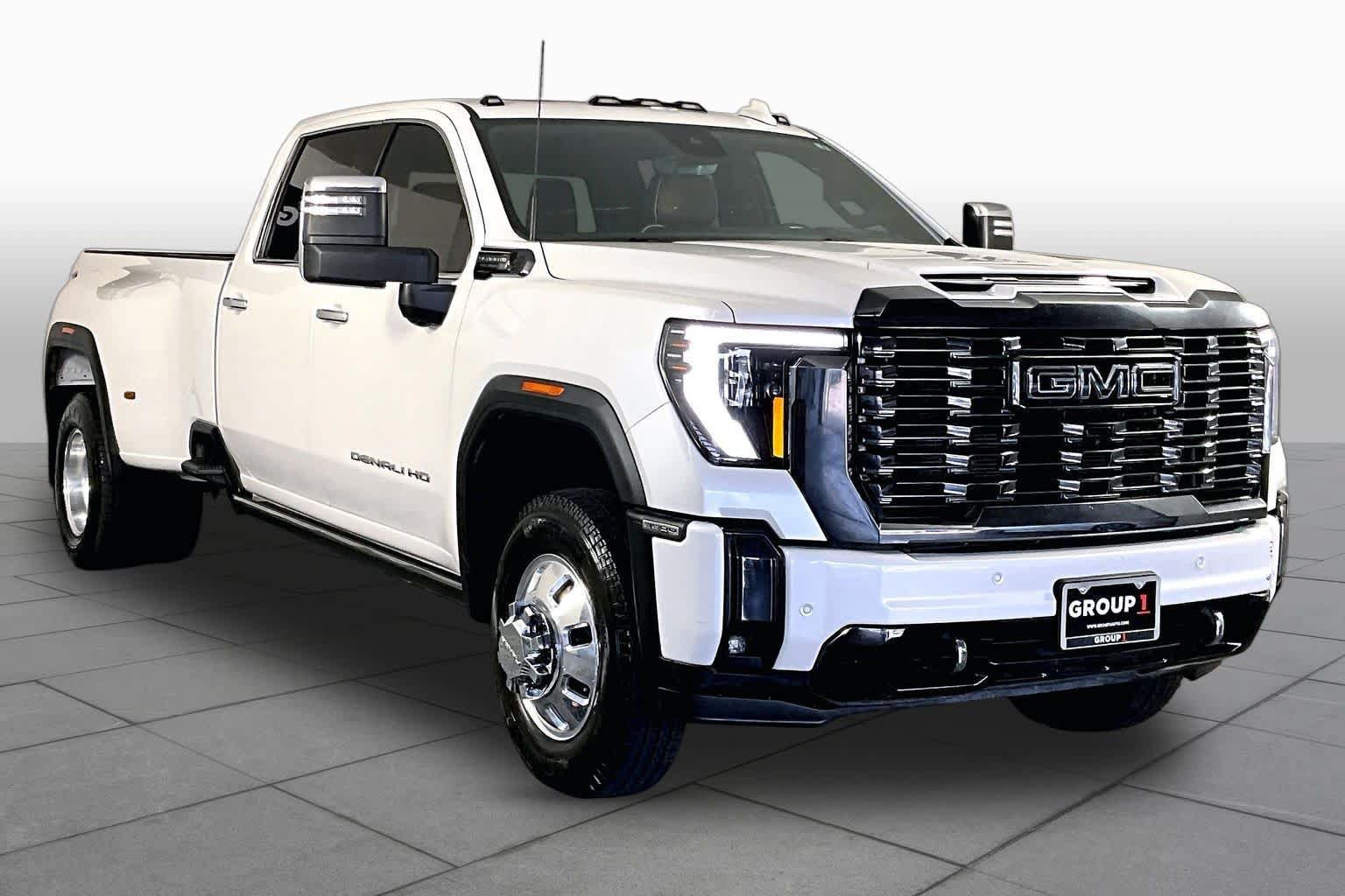 Certified 2024 GMC Sierra 3500 Denali Ultimate AWD/4WD image 3