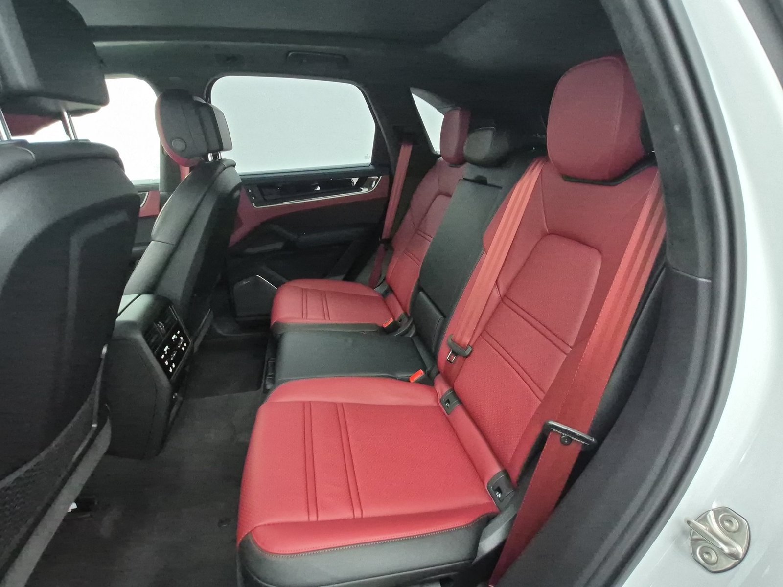 New 2026 Porsche Cayenne Turbo AWD/4WD image 16