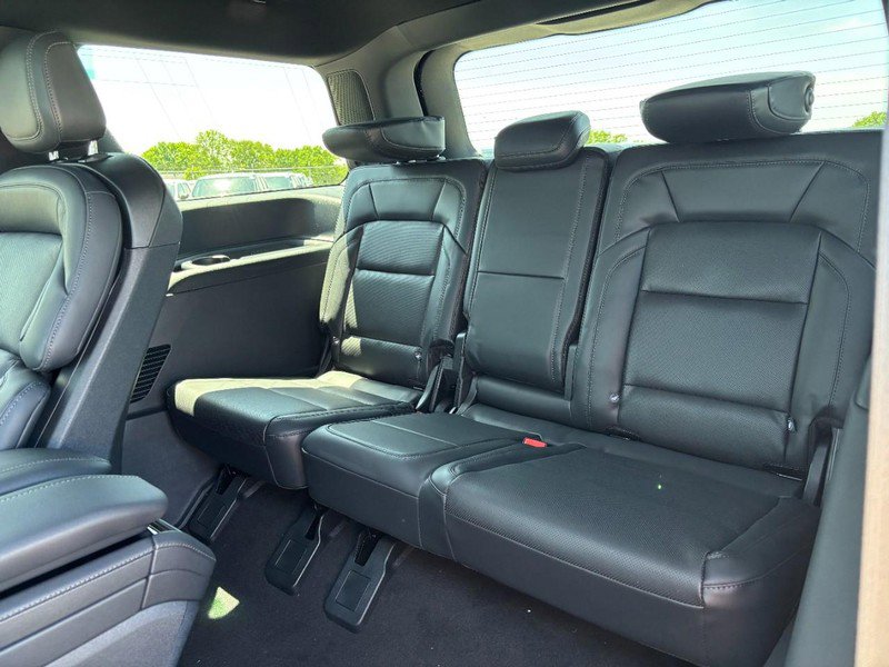 New 2026 Lincoln Navigator Reserve AWD/4WD image 10
