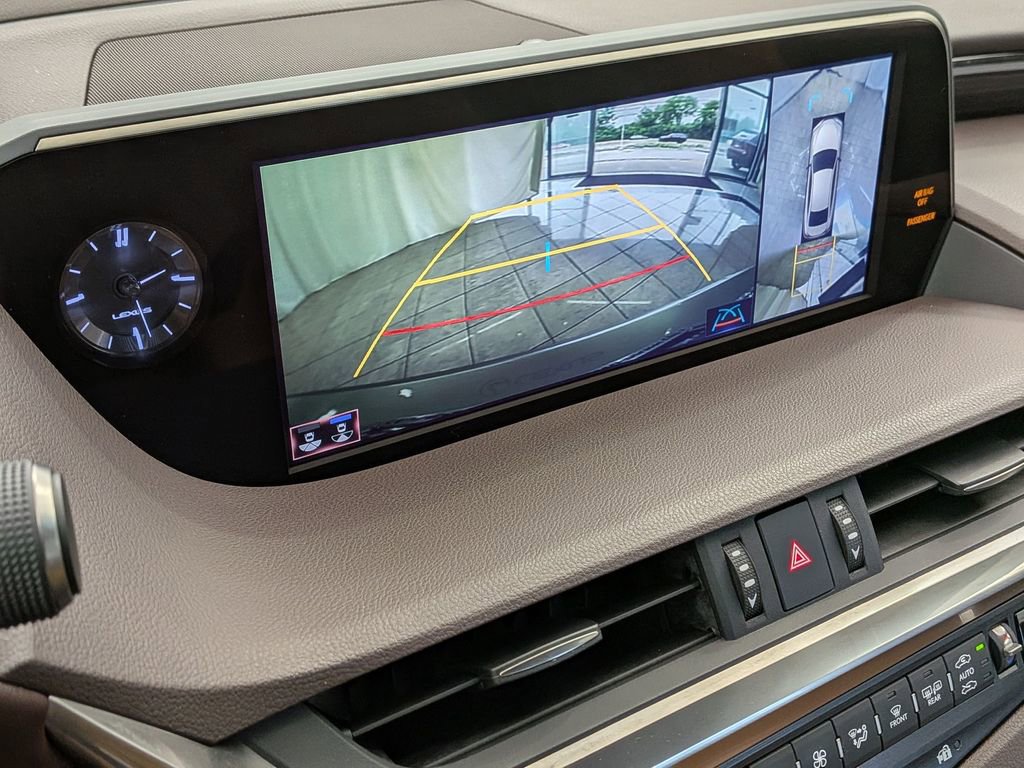 Used 2020 Lexus ES 300h w/ Accessory Package 2 FWD image 22