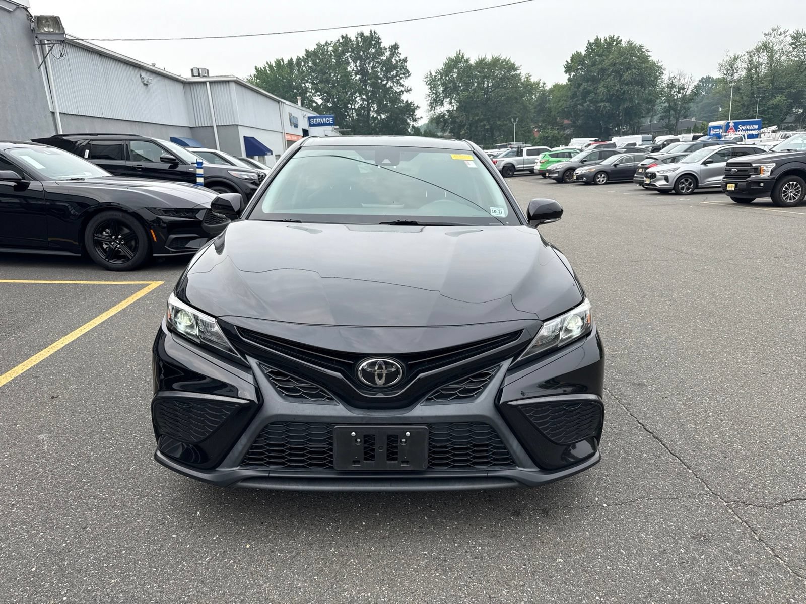 Used 2022 Toyota Camry SE w/ Carpet Mat Package (TMS) FWD image 3