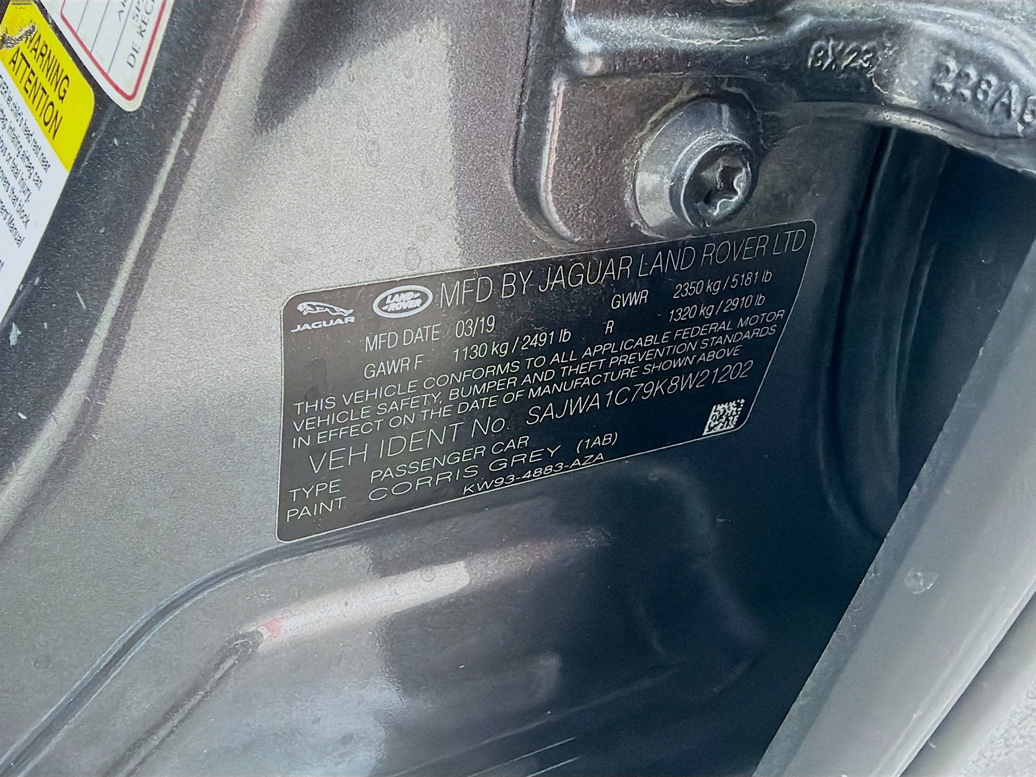 Used 2019 Jaguar XJ R-Sport image 32