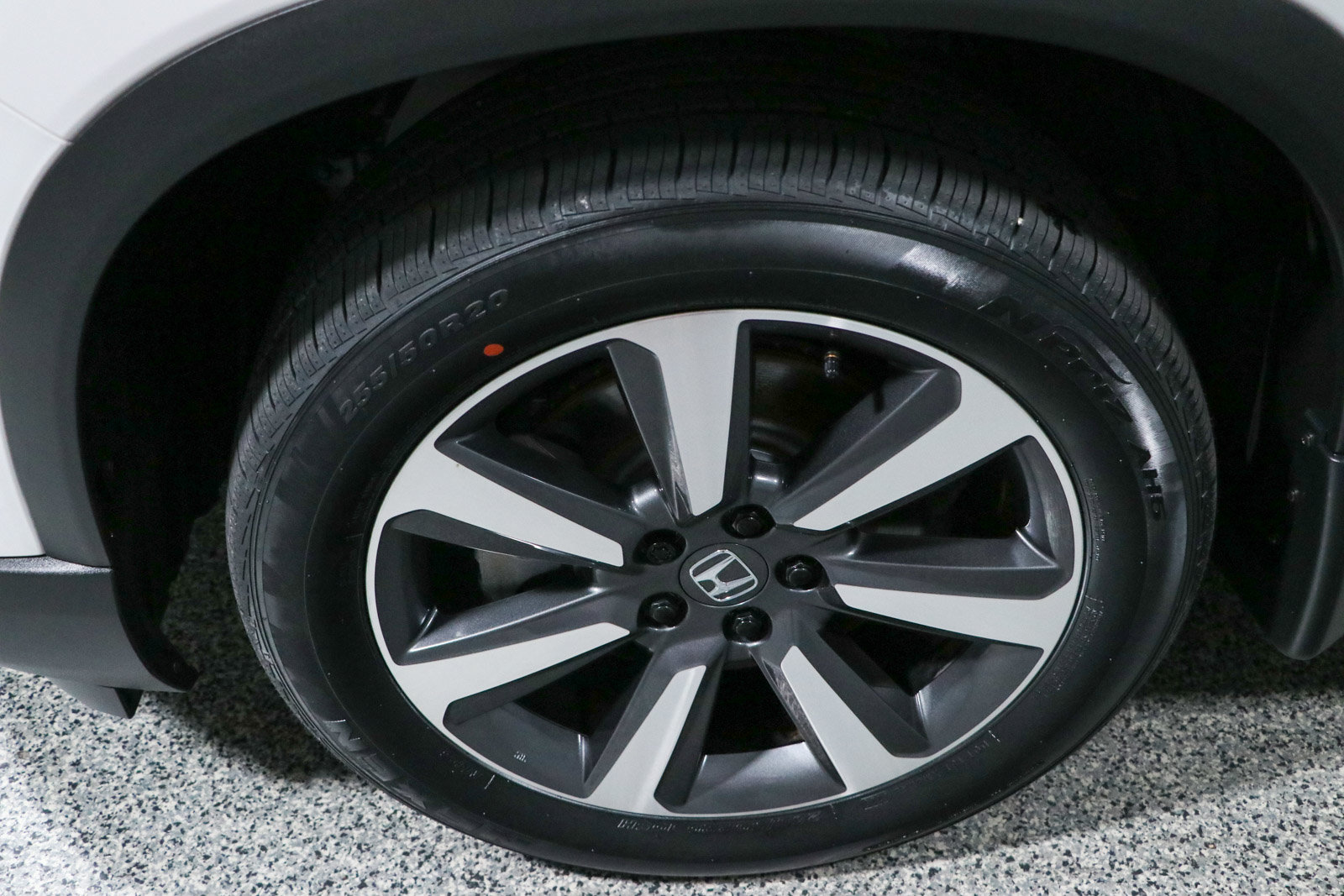 Used 2025 Honda Pilot Touring image 11