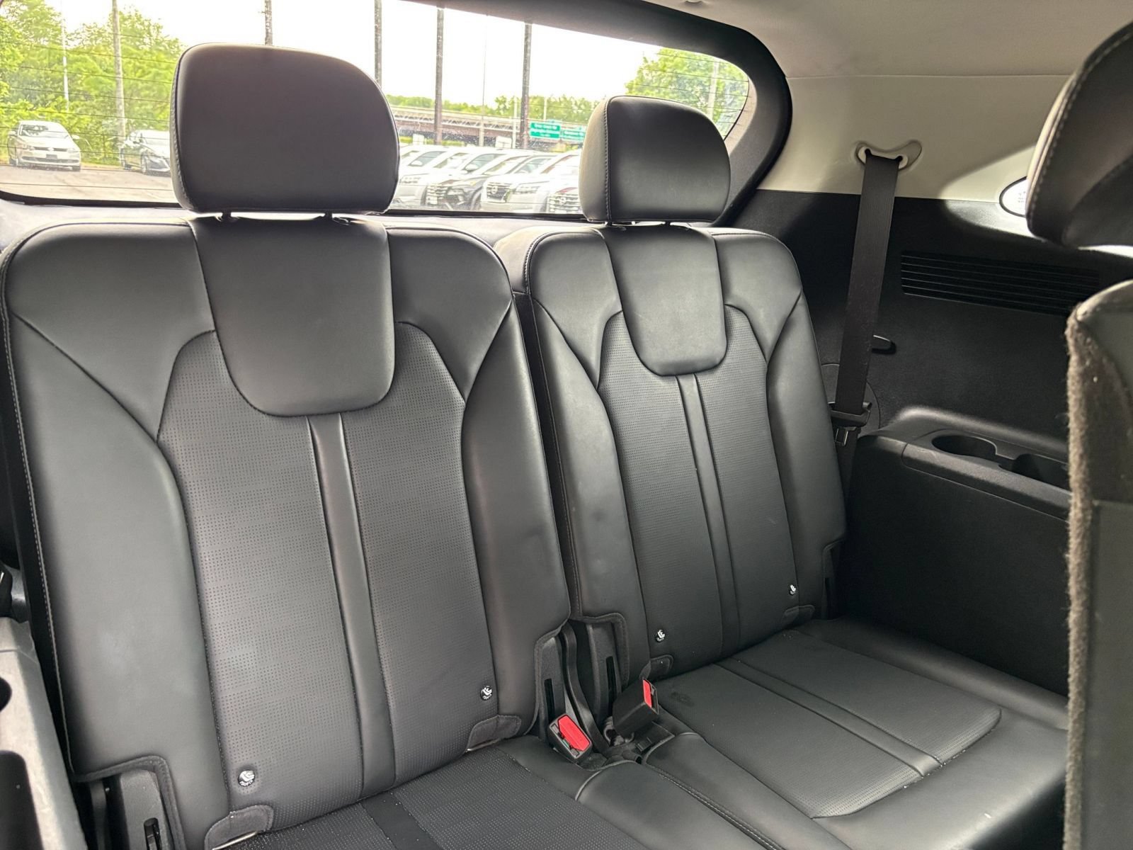 Used 2024 Kia Sorento S FWD image 31