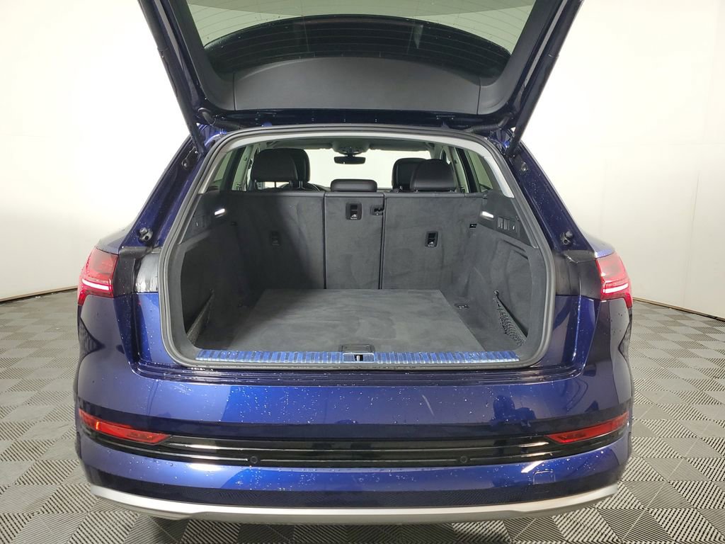 Certified 2023 Audi e-tron Premium Plus w/ Premium Plus Package image 9