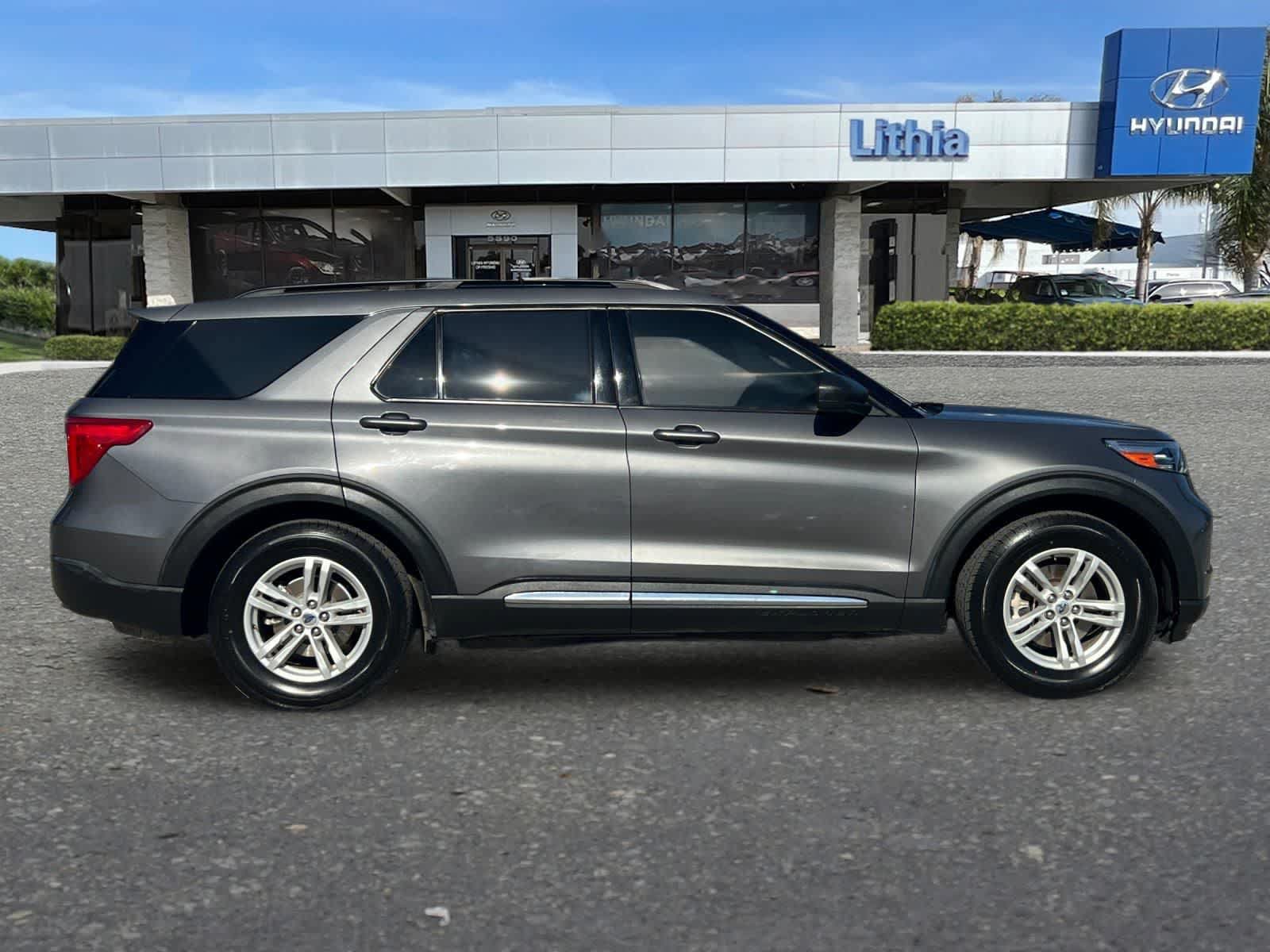 Used 2021 Ford Explorer XLT RWD image 9