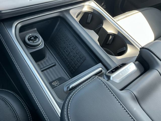 Used 2025 Ford Expedition Platinum image 25