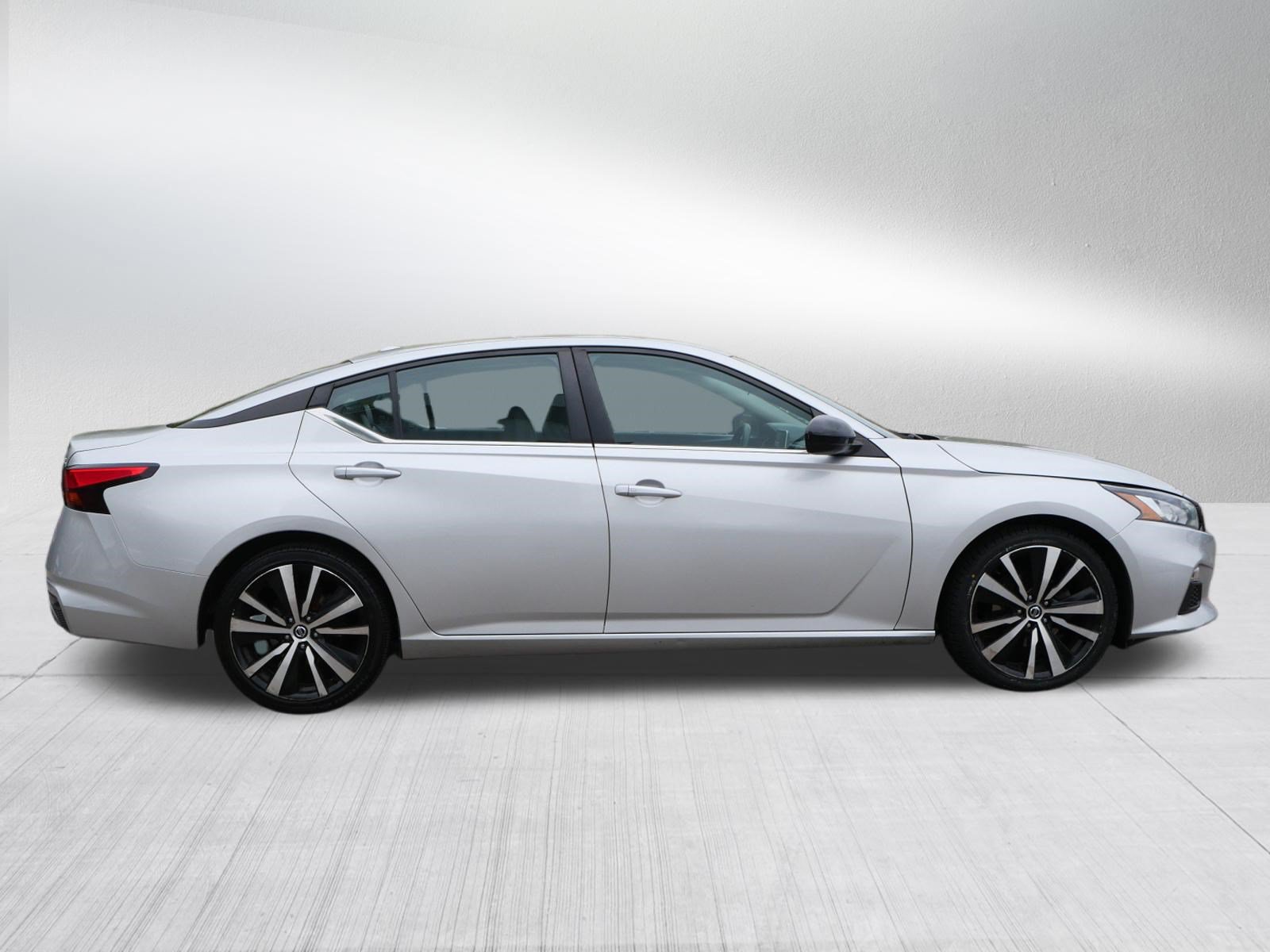 Used 2020 Nissan Altima 2.5 SR FWD image 8