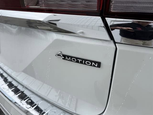 New 2025 Volkswagen Atlas SEL Premium R-Line image 11