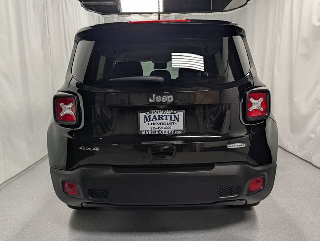 Used 2022 Jeep Renegade Latitude w/ Convenience Group AWD/4WD image 4