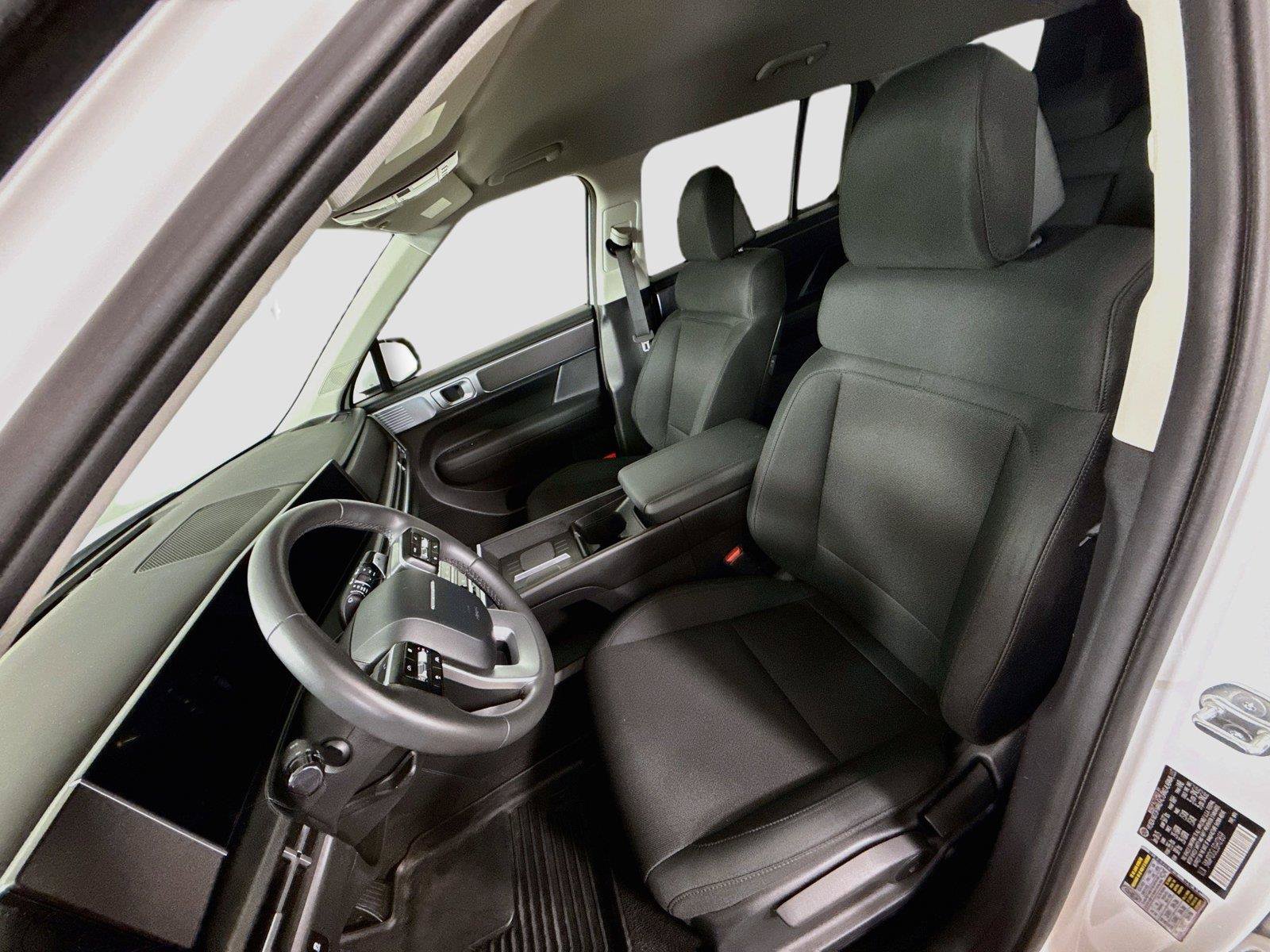 Used 2025 Hyundai Santa Fe SE AWD/4WD image 13