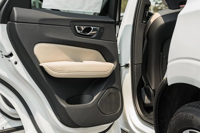 New 2026 Volvo XC60 T8 Core w/ Protection Package Premier AWD/4WD image 39