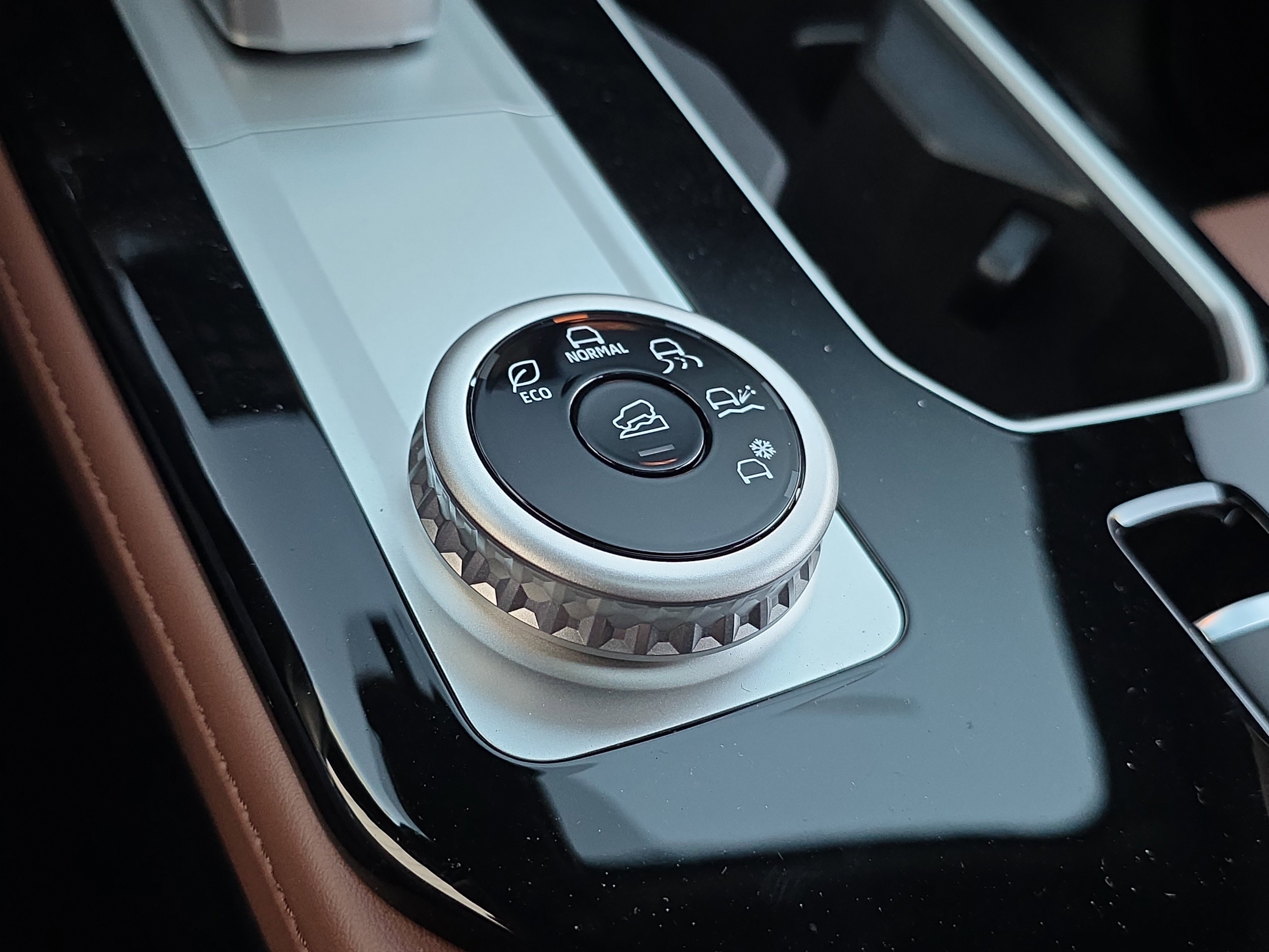 New 2026 Mitsubishi Outlander SEL image 25