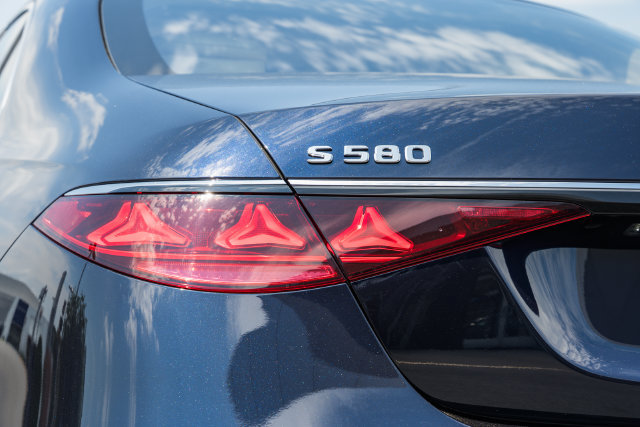 New 2027 Mercedes-Benz S 580 4MATIC Sedan image 7