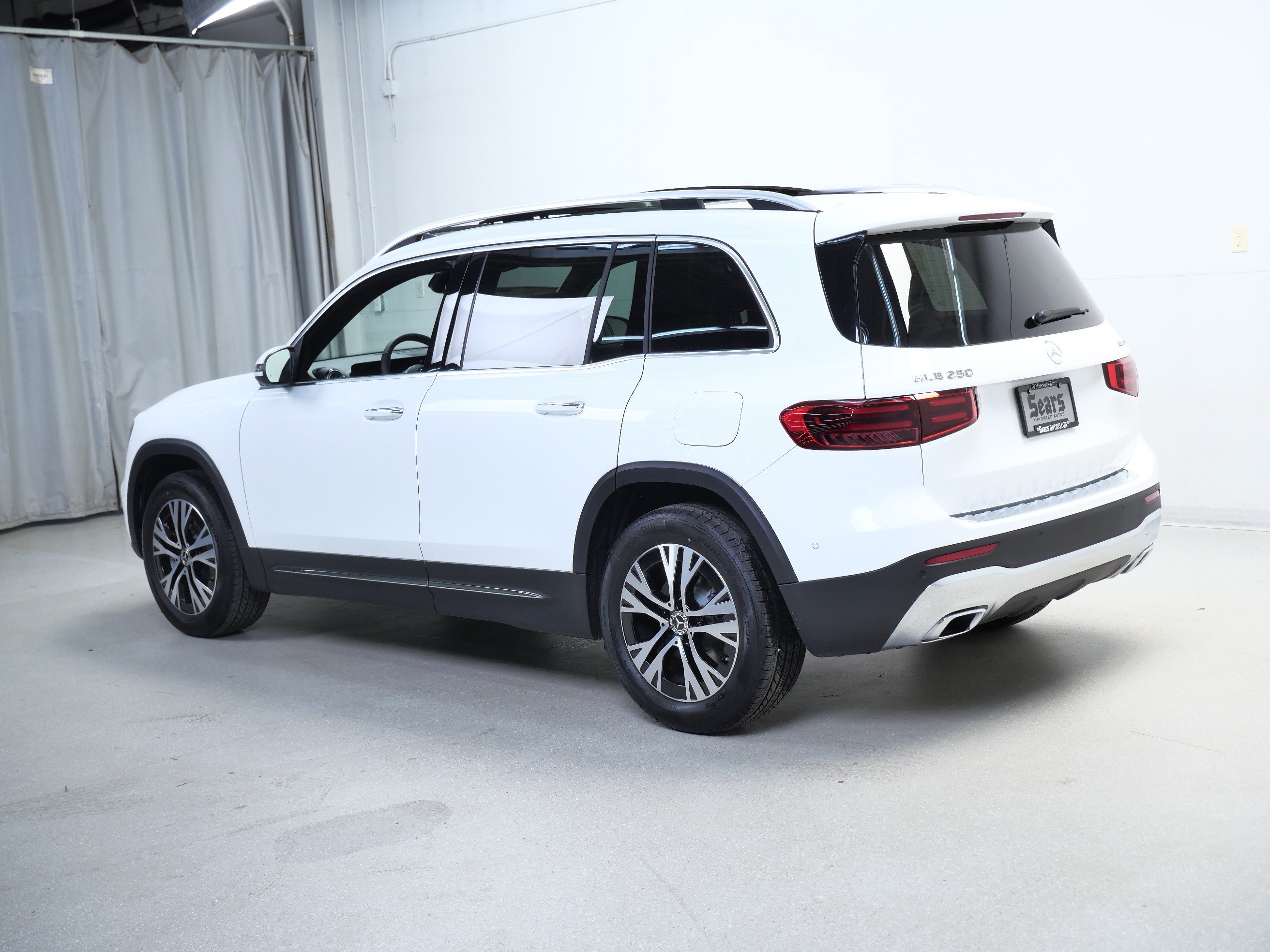 Certified 2026 Mercedes-Benz GLB 250 4MATIC image 6