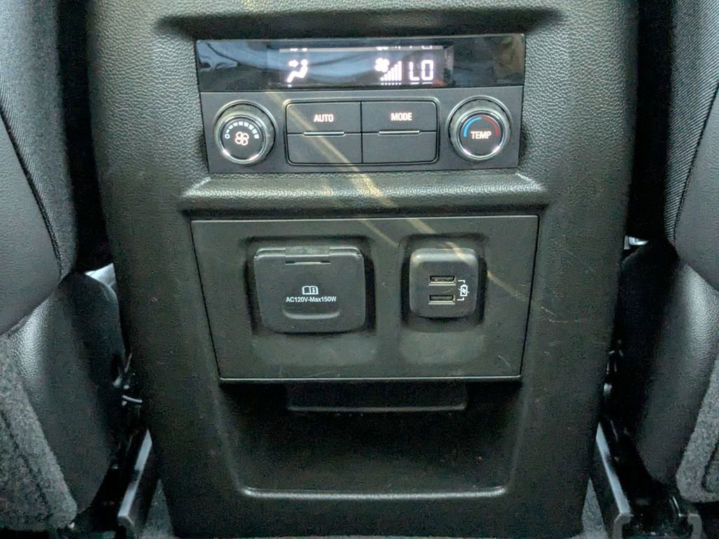 Certified 2023 Chevrolet Traverse RS image 19