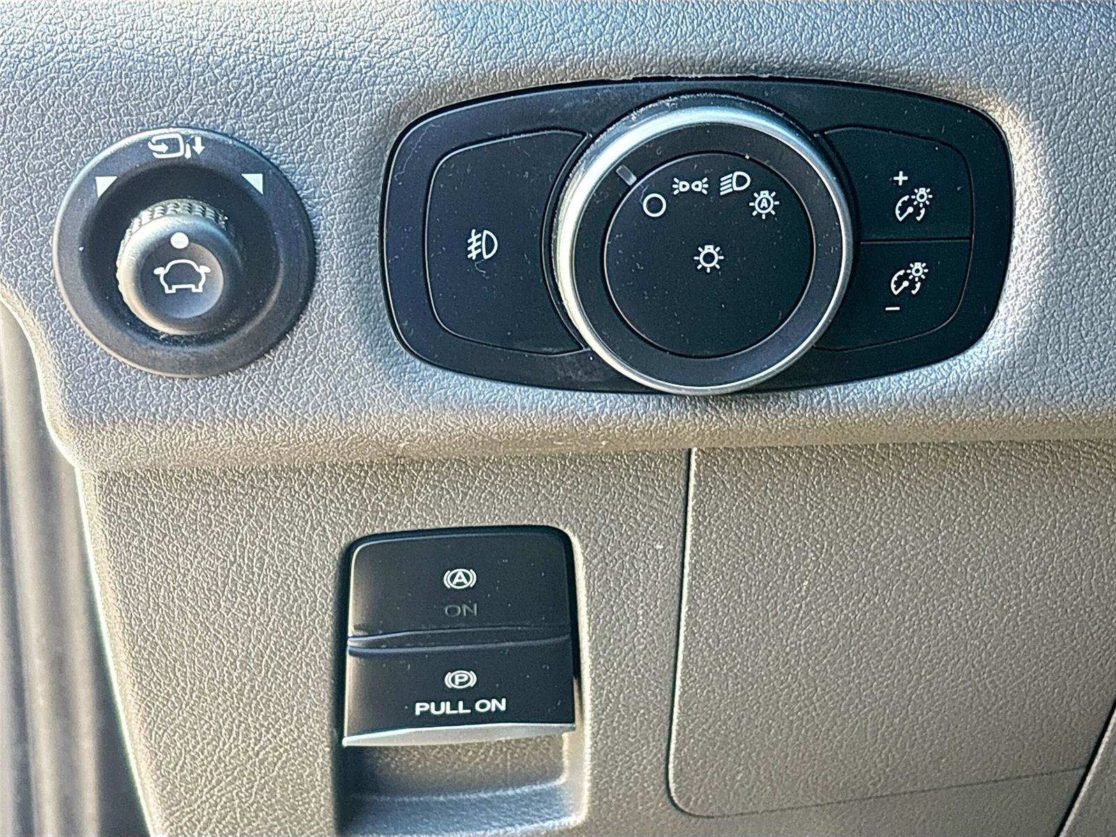 Used 2023 Ford Transit 350 XLT image 8