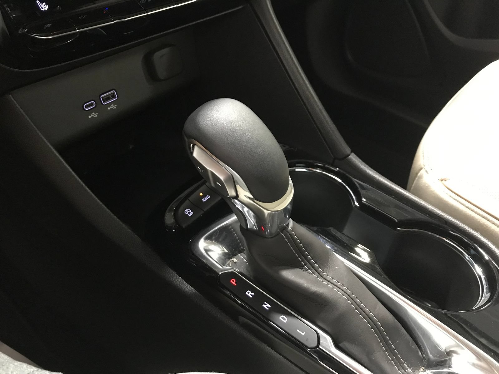 Used 2024 Buick Encore GX Avenir AWD/4WD image 18