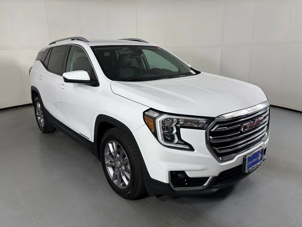 Used 2024 GMC Terrain SLT FWD image 2