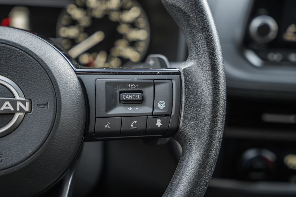 Used 2023 Nissan Rogue SV image 25