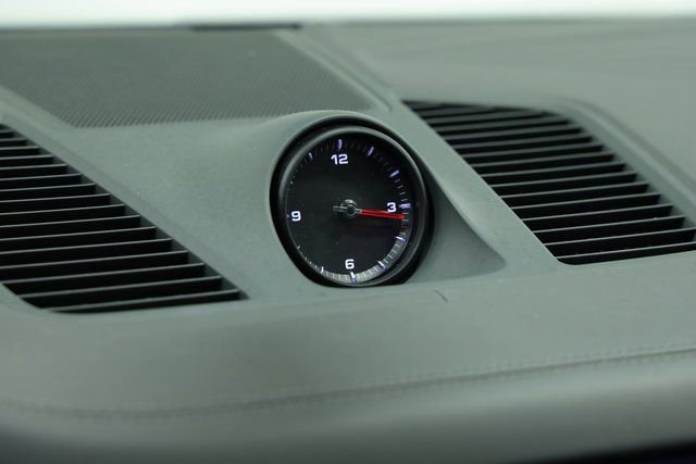 Used 2022 Porsche Cayenne Platinum Edition image 12