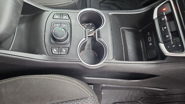 Used 2022 GMC Terrain SLE w/ Driver Convenience Package image 14