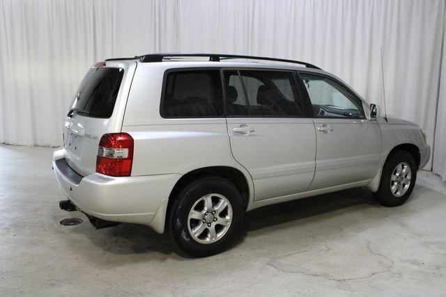 Used 2005 Toyota Highlander 4WD V6 w/ 3rd Row image 29
